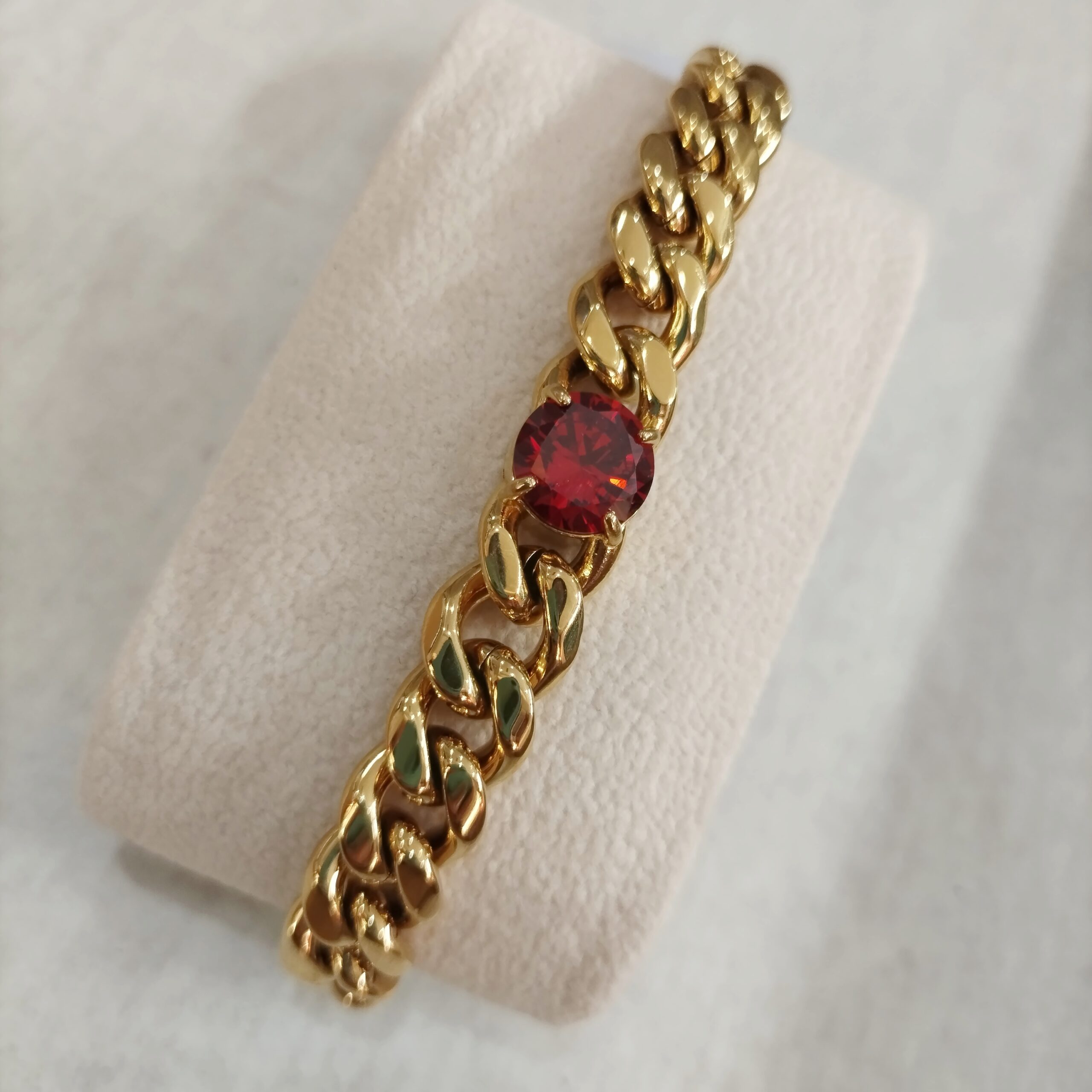 Fashion bracelet manufacturer scaled